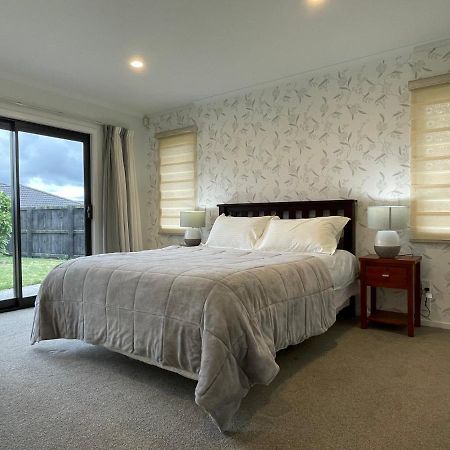 Modern，Spacious 5 Bedroom House In North แฮมิลตัน ภายนอก รูปภาพ