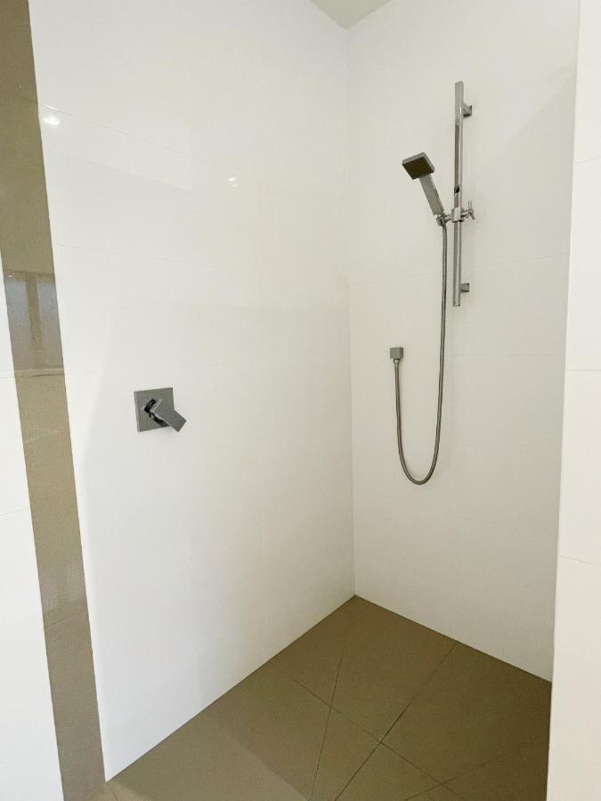 Modern，Spacious 5 Bedroom House In North แฮมิลตัน ภายนอก รูปภาพ