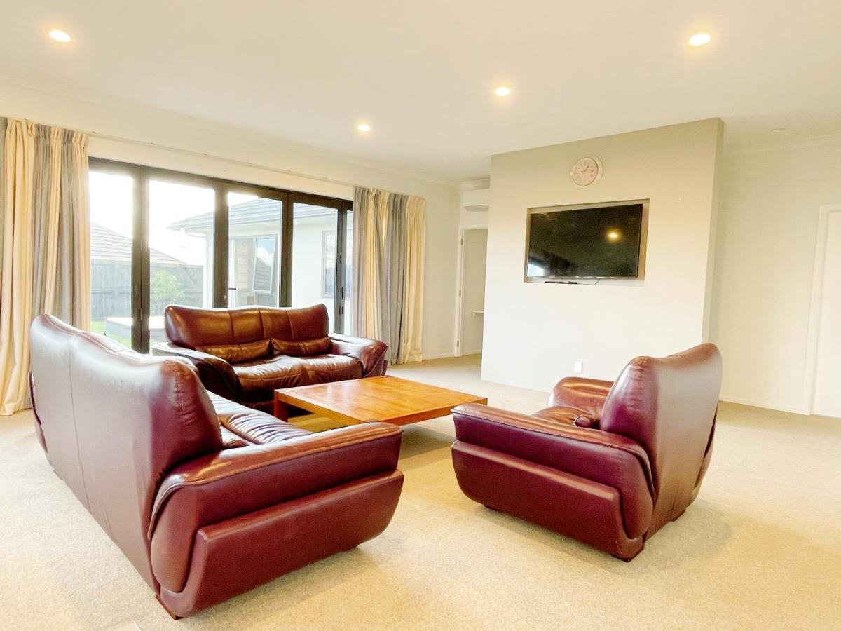 Modern，Spacious 5 Bedroom House In North แฮมิลตัน ภายนอก รูปภาพ