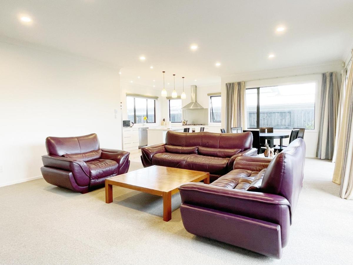Modern，Spacious 5 Bedroom House In North แฮมิลตัน ภายนอก รูปภาพ