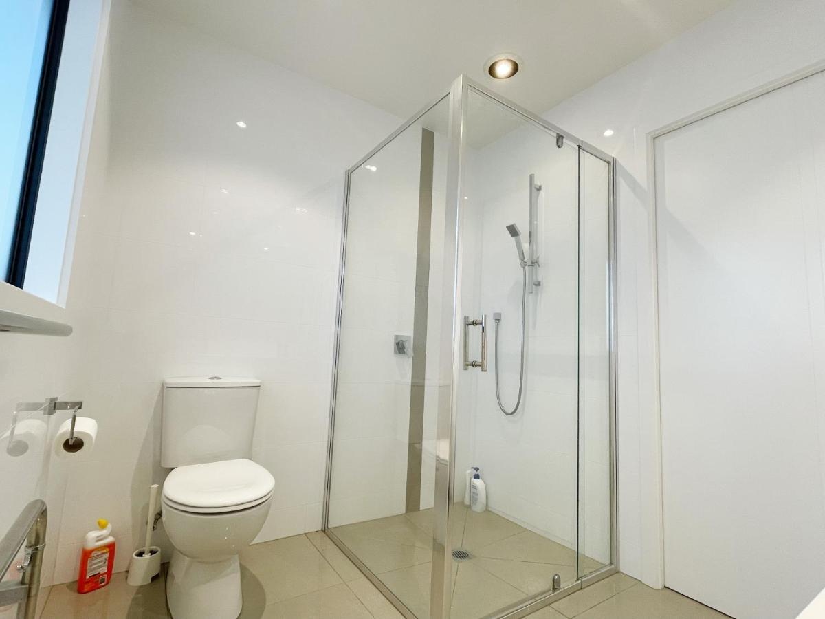Modern，Spacious 5 Bedroom House In North แฮมิลตัน ภายนอก รูปภาพ