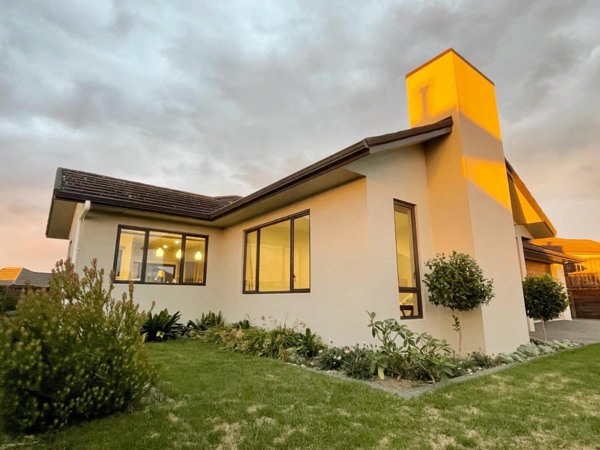Modern，Spacious 5 Bedroom House In North แฮมิลตัน ภายนอก รูปภาพ